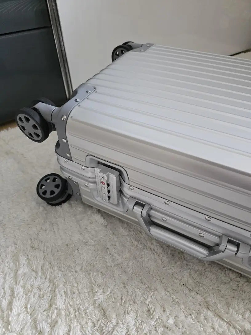 SUITCASE ALUMINIUM